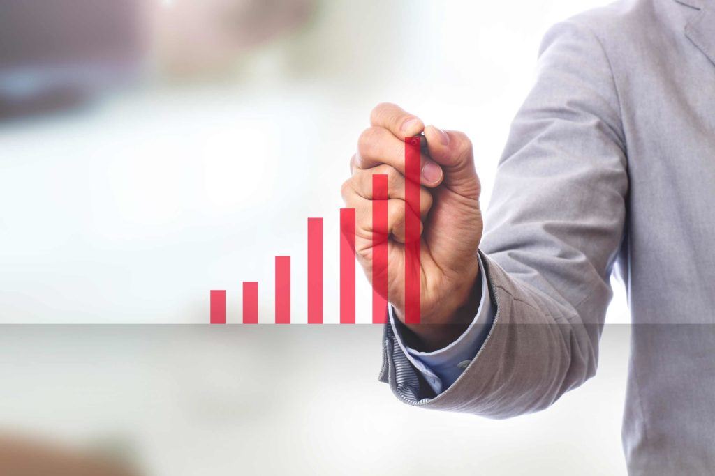 hand drawing graph bars to illustrate the concept of contractor and customer agreements